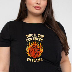 CAMISETA "TINC EL COR ENCÈS EN FLAMA - EDICIÓ NATURAL"